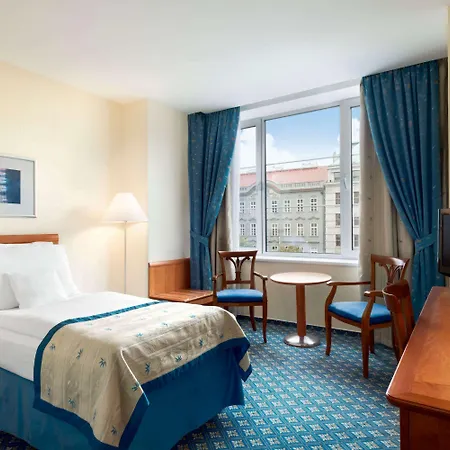 Ramada Centre Отель