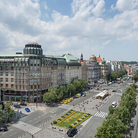 Отель Ramada Centre 4*