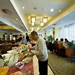 رامادا مركز مدينة فندق 4*