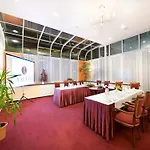 رامادا مركز مدينة فندق 4*