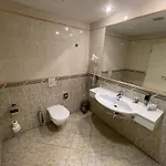 Ramada Centre Hotel 4*
