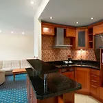رامادا مركز مدينة فندق 4*
