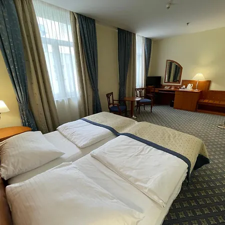 Ramada Centre Hotel 4*