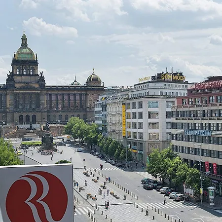 Hotel Ramada Centre 4*