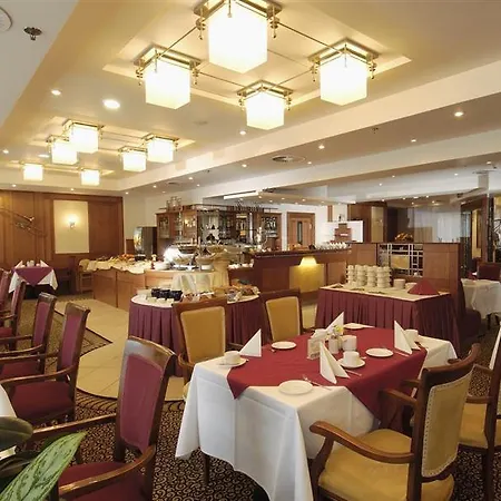 Ramada Centre