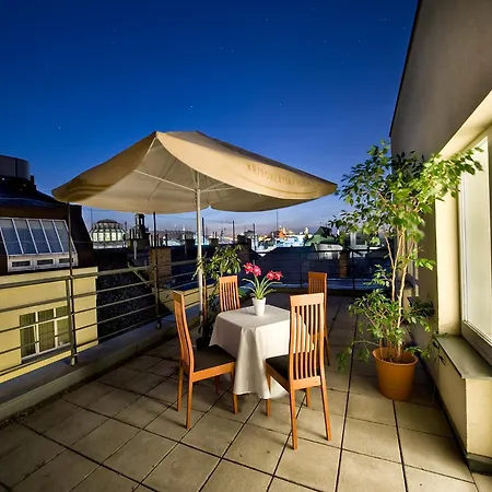 Ramada Centre 4* Prague