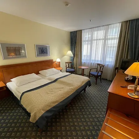 Ramada Centre 4*